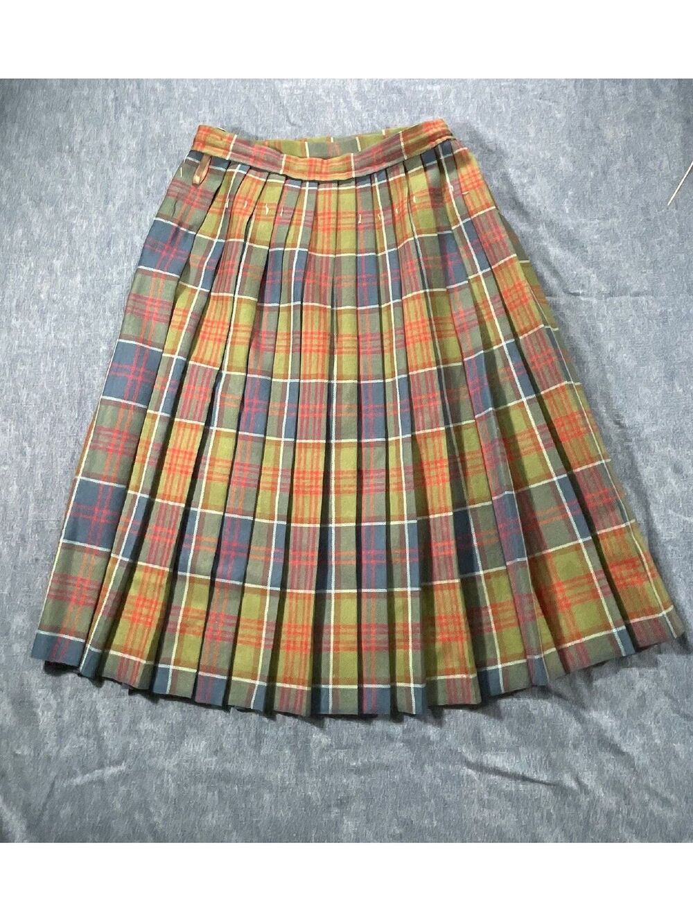 Fabulous 100% wool tartan kilt never worn selvedge edge hem great fabric - Picture 4 of 7